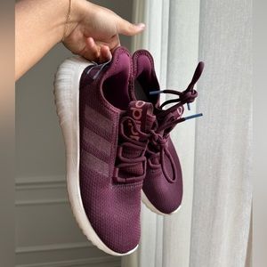 Adidas women’s tennis shoes